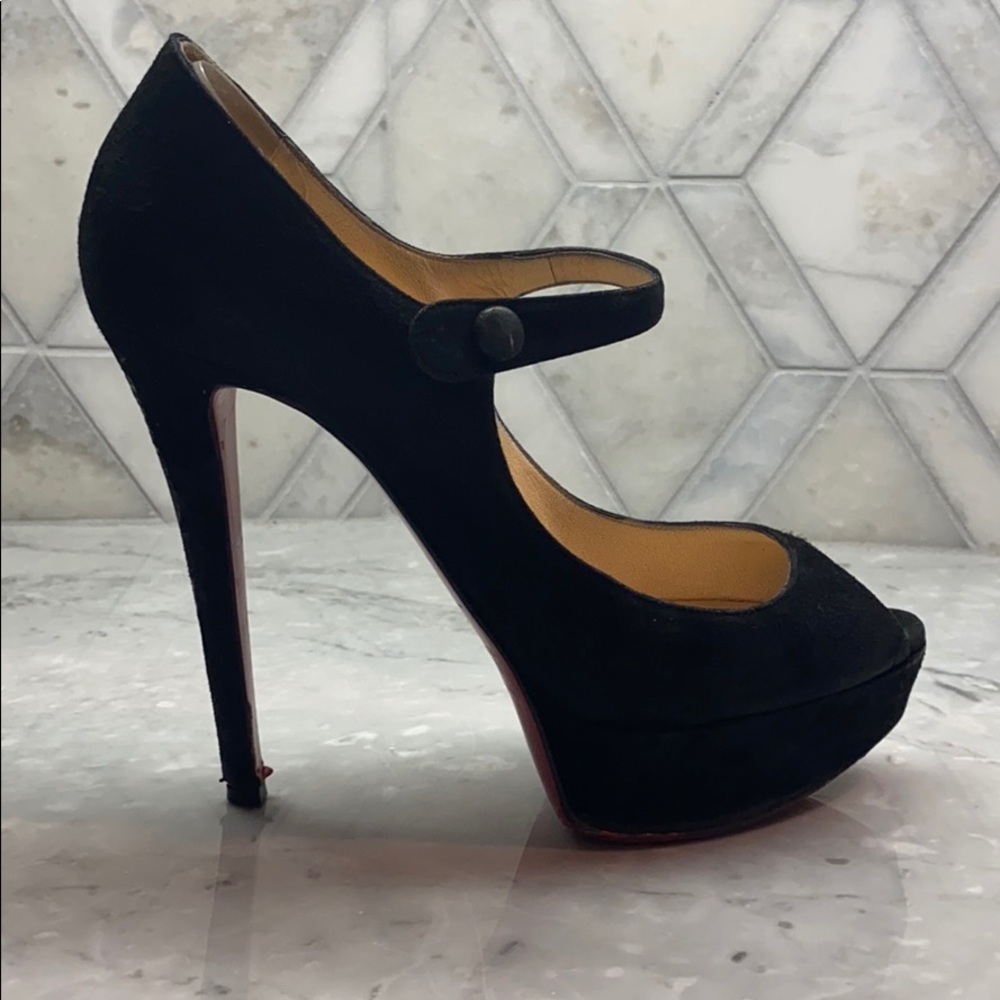 Christian Louboutin Bana’s size 37.5